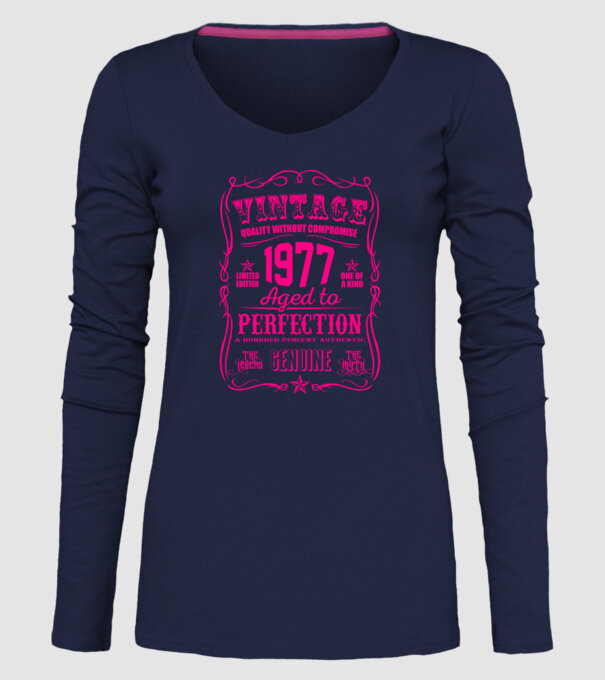 Vintage Perfection - 1977 model albastru închis pe tricou