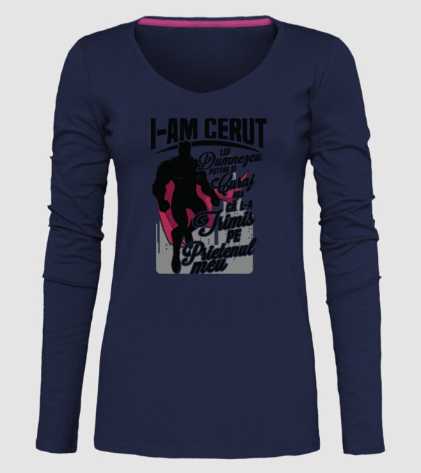 I-am cerut lui Dumnezeu putere și curaj - așa că l-a trimis pe prietenul meu model albastru închis pe tricou