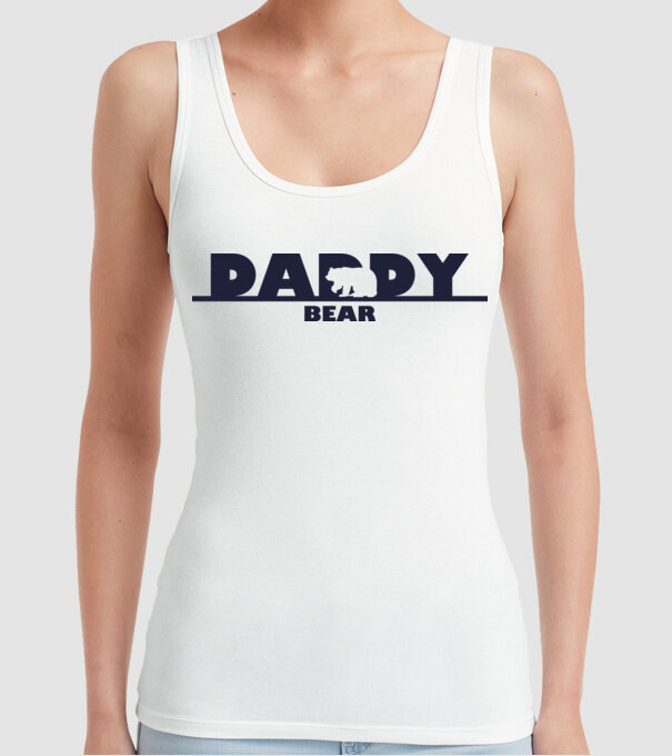 model alb pe tricou