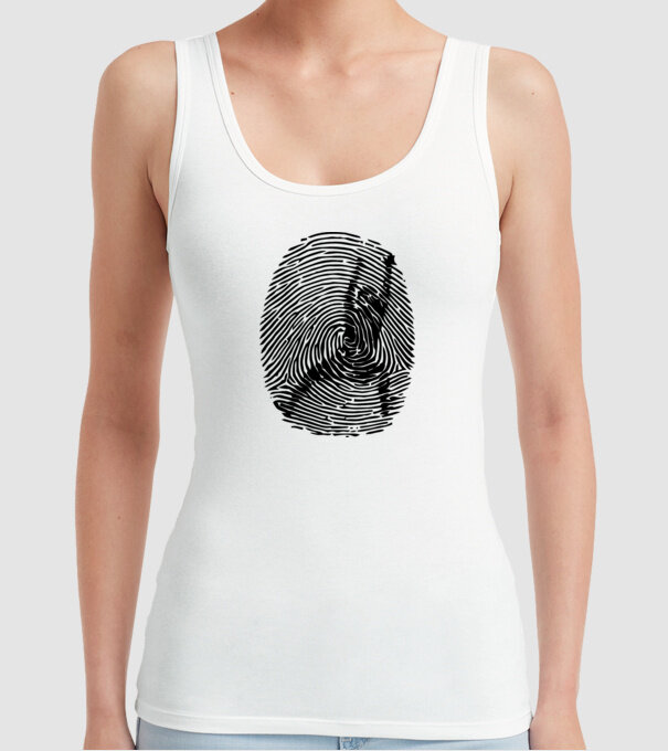 fingerprint model alb pe tricou
