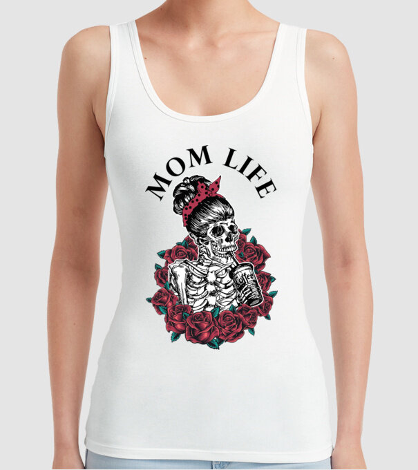 MOMLIFE model alb pe tricou