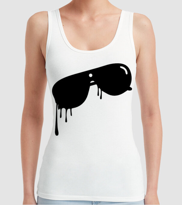 Ne topim model alb pe tricou