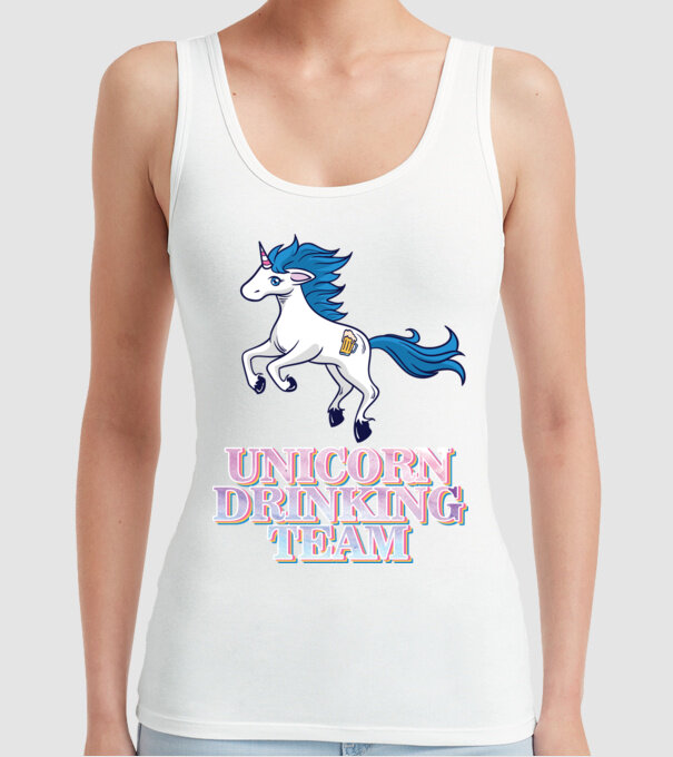 Unicorn drinking team model alb pe tricou