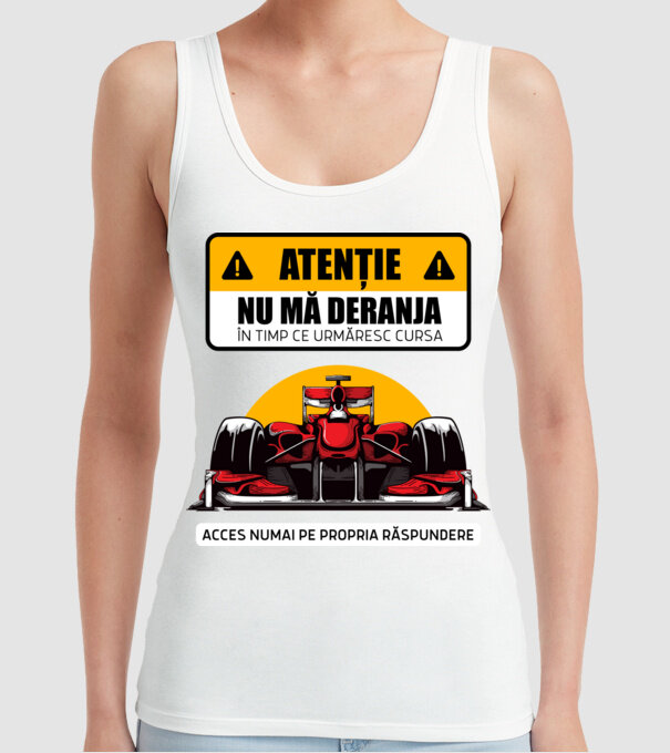 Atenție model alb pe tricou