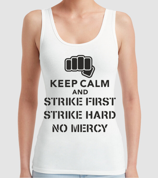 Keep calm and strike first cobra kai model alb pe tricou