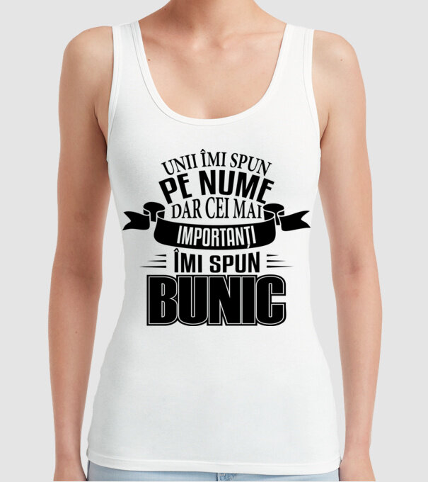 Unii îmi spun pe nume, dar cei mai importanți îmi spun bunic model alb pe tricou