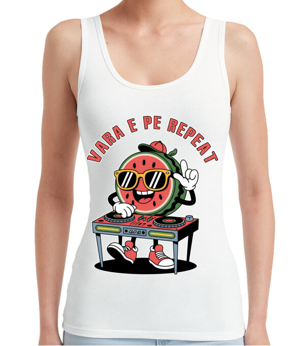  model  pe tricou