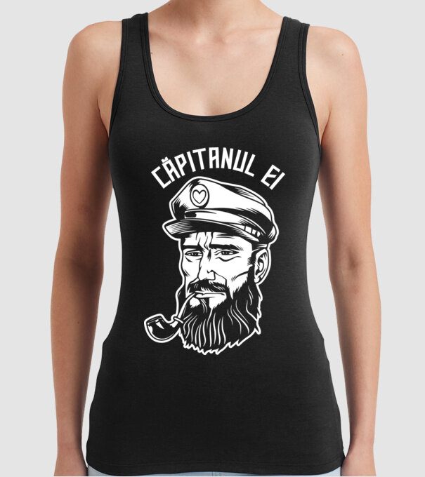 Căpitanul ei model negru pe tricou