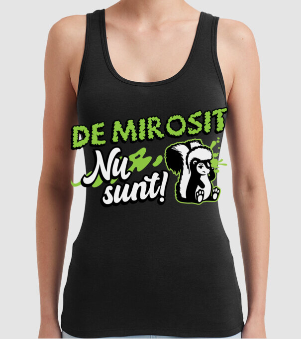 De mirosit nu sunt model negru pe tricou