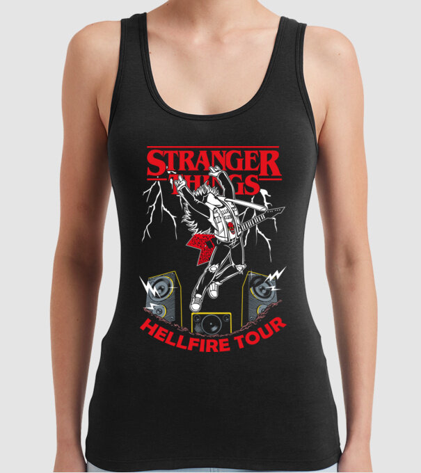 HELLFIRE TOUR model negru pe tricou