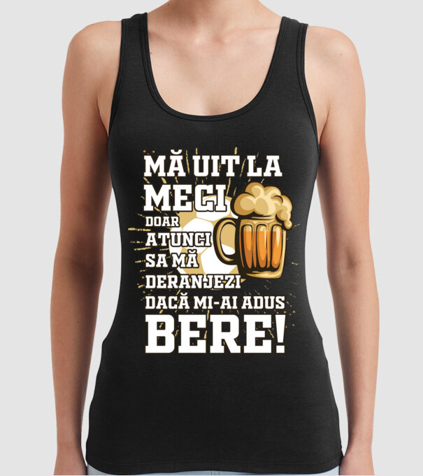 Mă uit la meci model negru pe tricou