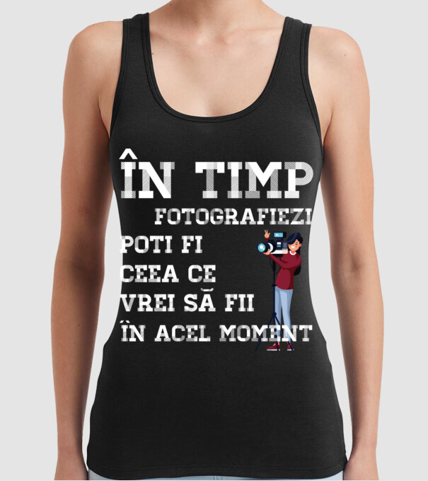 în timp ce fotografiezi poți fi ceea ce vrei să fii - în acel moment model negru pe tricou