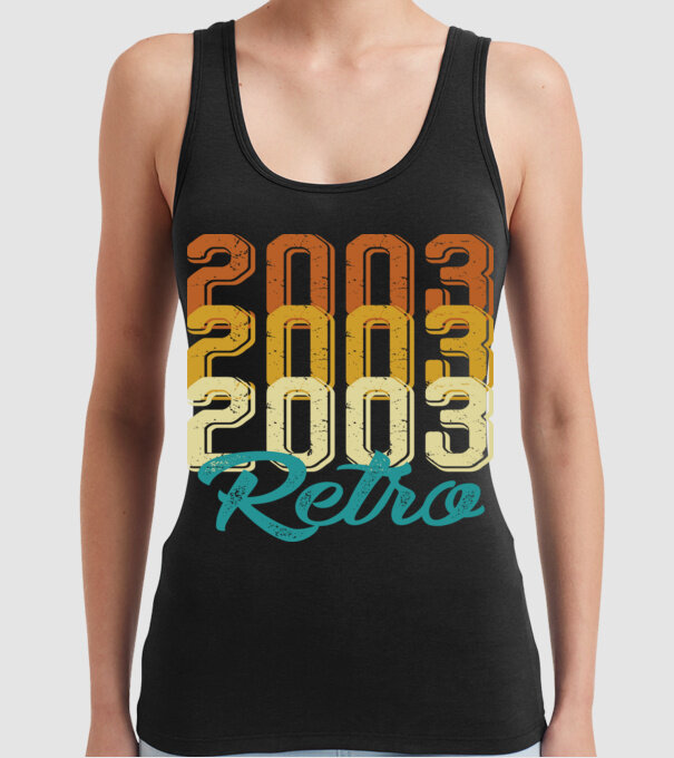 Retro 2003 model negru pe tricou