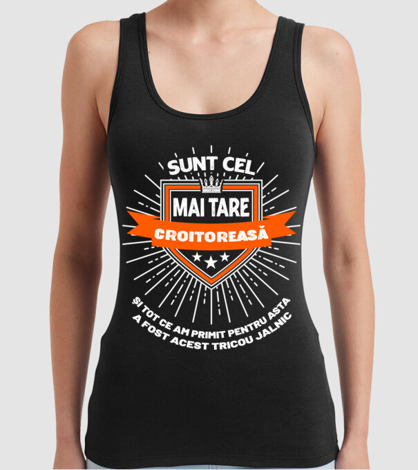 Sunt cea mai tare croitoreasă și tot ce am primit pentru asta a fost acest tricou jalnic model negru pe tricou