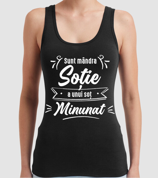Sunt mândra soție a unui soț minunat model negru pe tricou