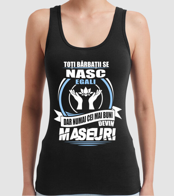 Toți bărbații se nasc egali maseuri model negru pe tricou