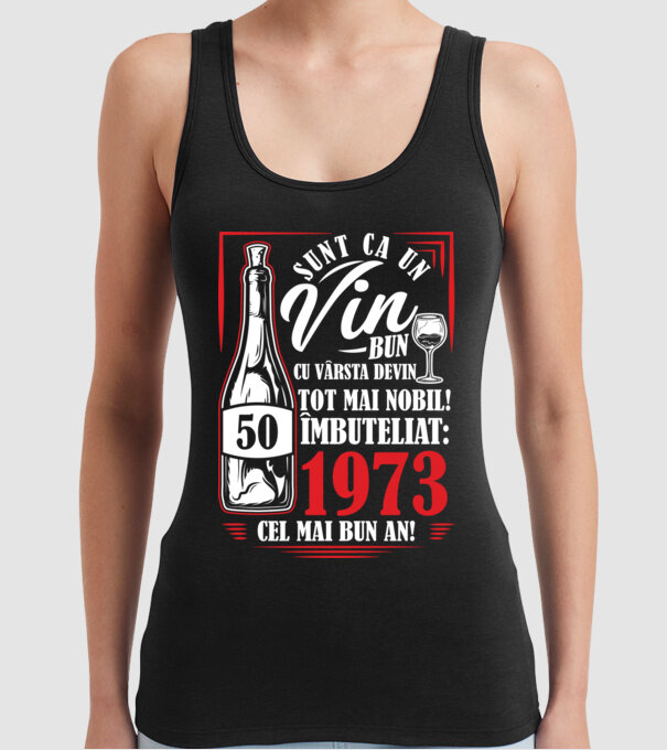 Un Vin Bun 1975 - Negru model negru pe tricou