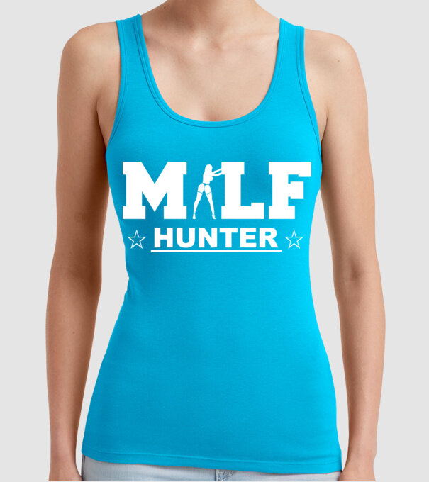 Milf model turcoaz pe tricou