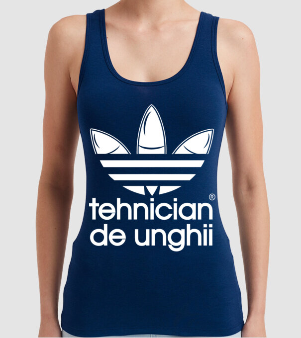 tehnician de unghii model albastru închis pe tricou