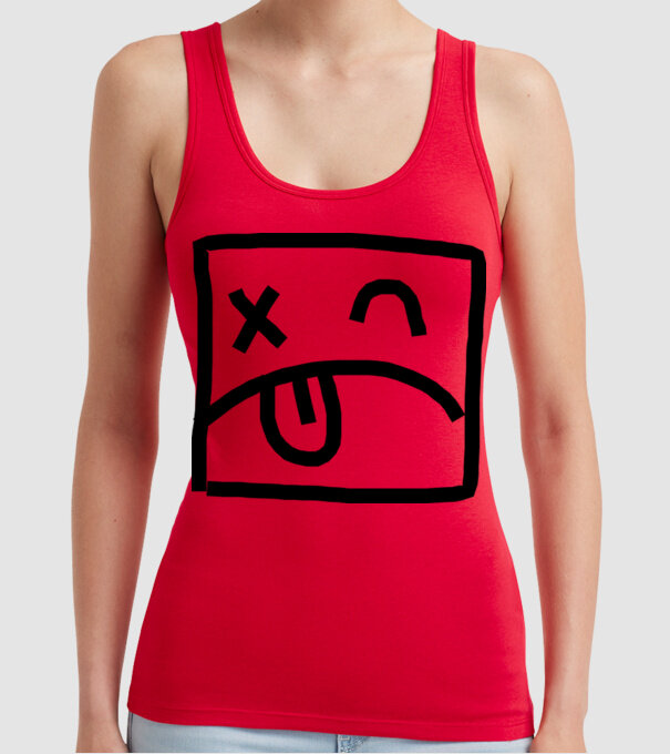model roșu pe tricou