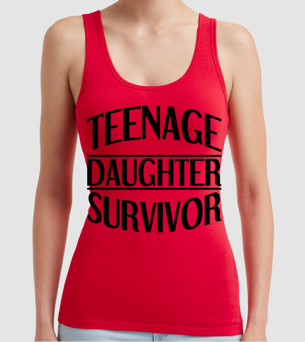 teenage daughter survivor model roșu pe tricou