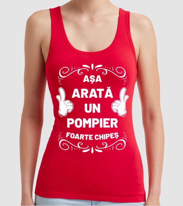 Așa arată un pompier foarte chipeș model roșu pe tricou