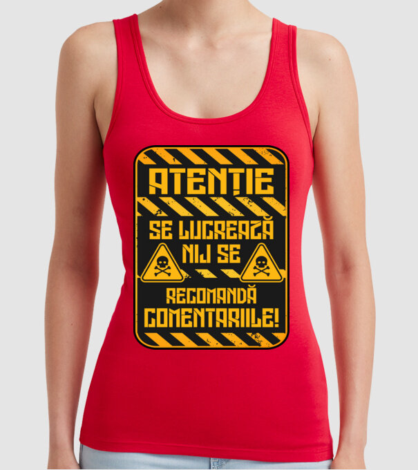 Nu se recomandă comentariile D9233657 model roșu pe tricou