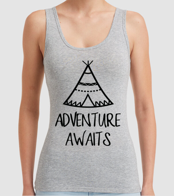 Advanture awaits model gri pe tricou