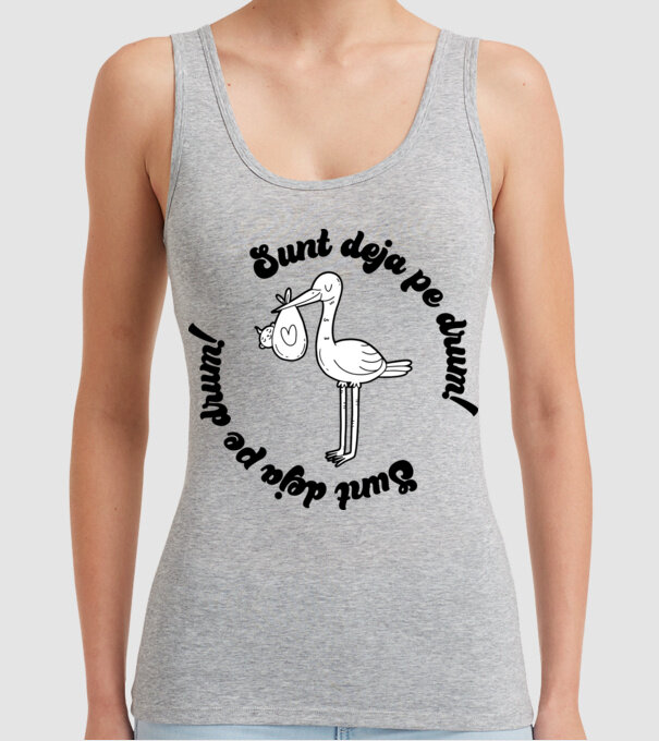 Sunt deja pe drum model gri pe tricou