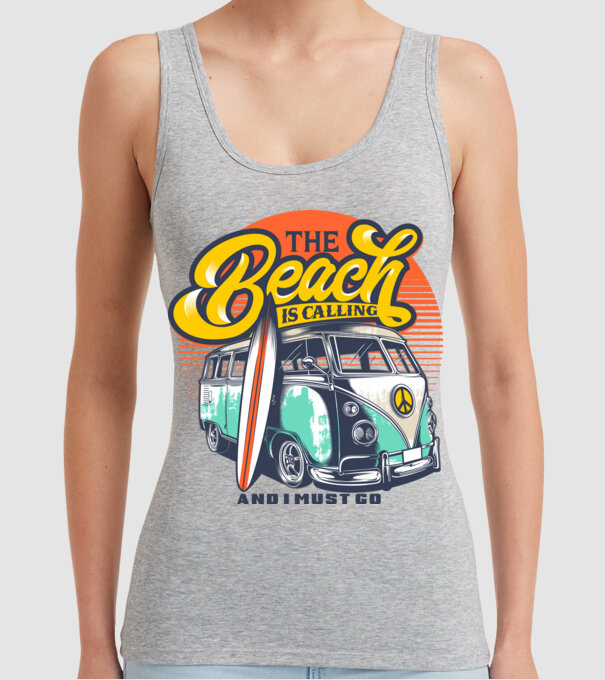 The Beach is Calling model gri pe tricou