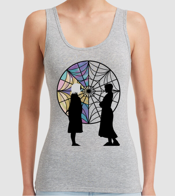 Wednesday and Enid model gri pe tricou