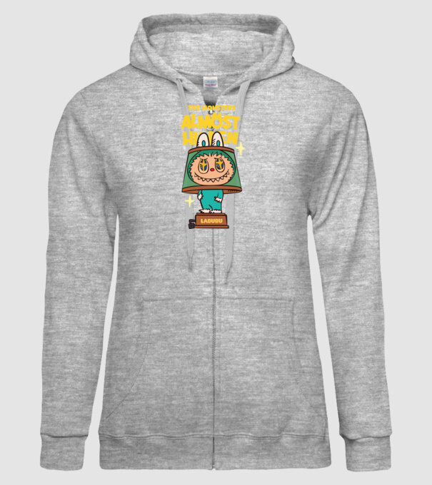 Almost Hidden model gri pe tricou