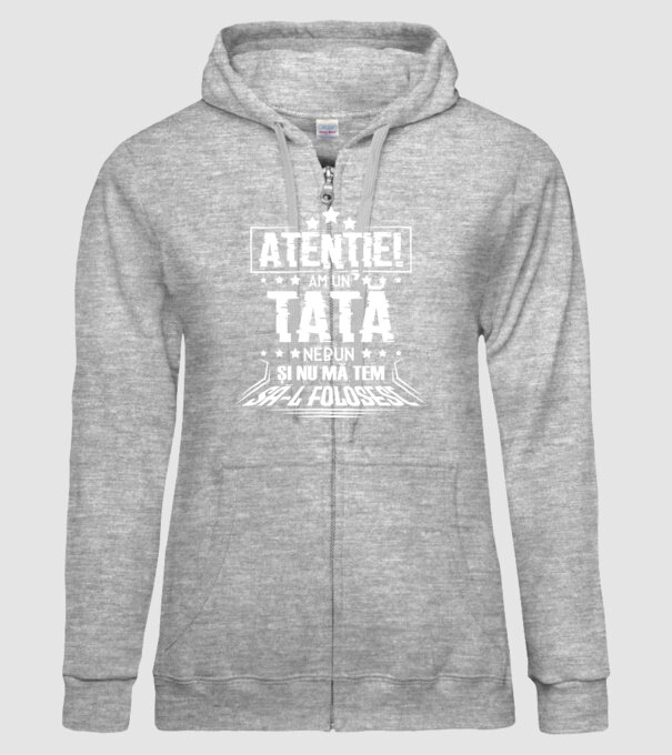 Atenție! Am un tată nebun și nu mă tem să-l folosesc. model gri pe tricou