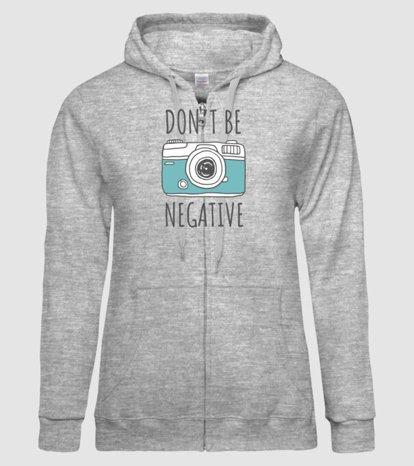 DON'T BE NEGATIVE model gri pe tricou