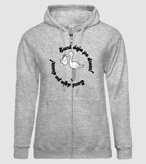 Sunt deja pe drum model gri pe tricou
