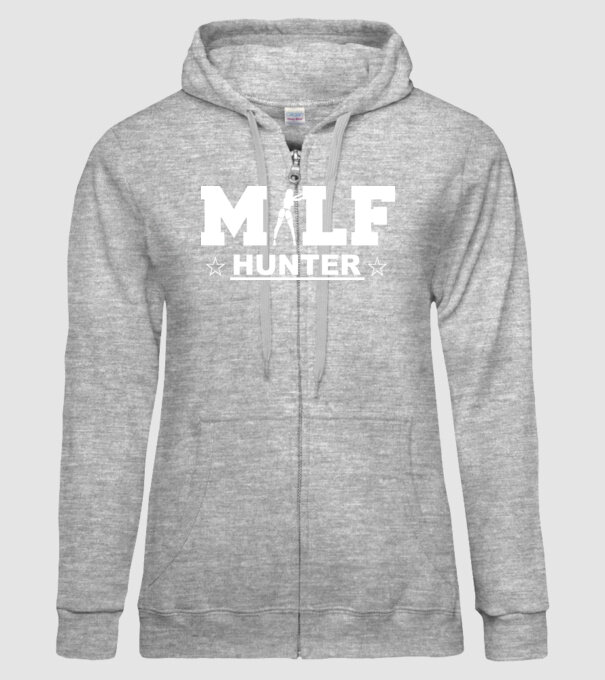 Milf model gri pe tricou