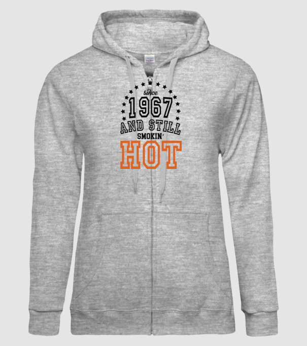 'Since and still smokin'' hot - 1967' model gri pe tricou