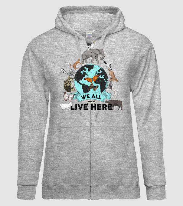 We all live here model gri pe tricou
