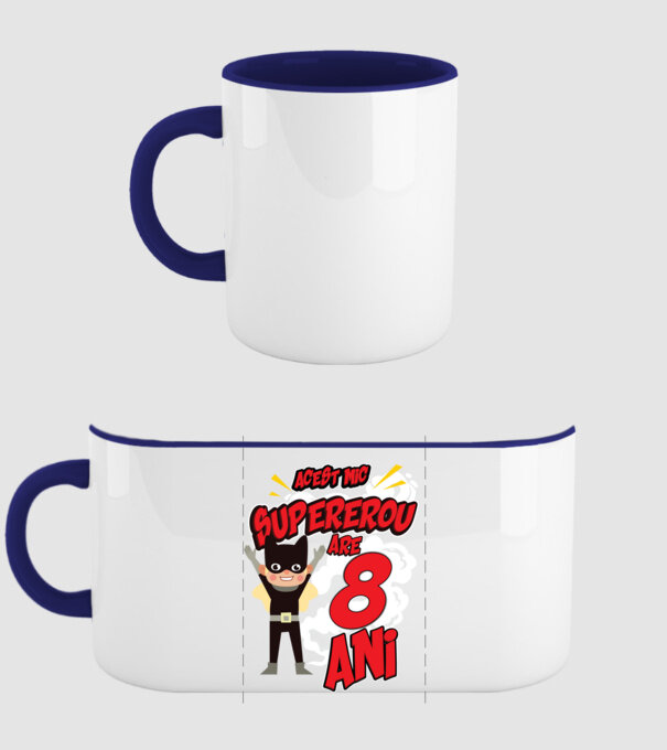 Acest mic supererou are 8 ani model albastru închis pe tricou