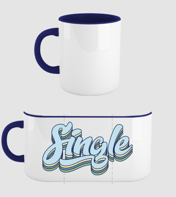 single model albastru închis pe tricou