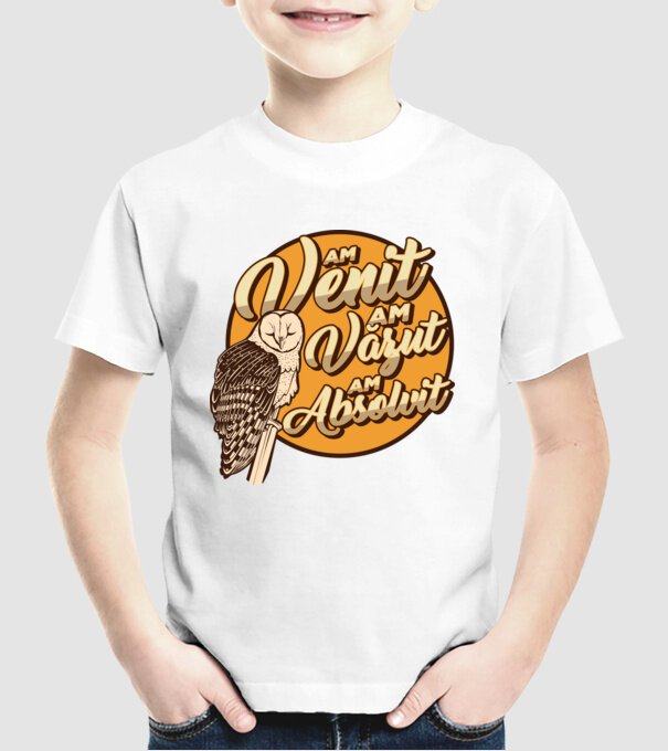 Absolvire model alb pe tricou