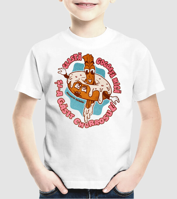 această gogoașă mică și-a găsit churrosul model alb pe tricou