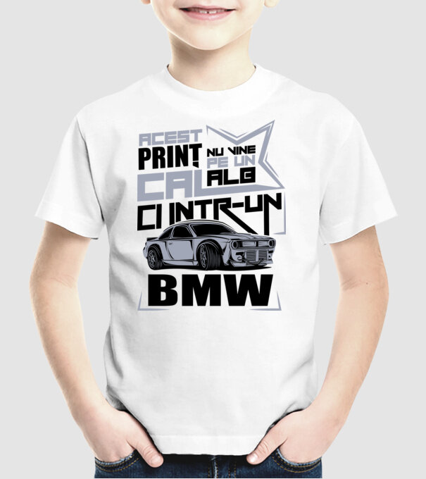 Acest prinț nu vine pe un cal alb, ci într-un BMW model alb pe tricou