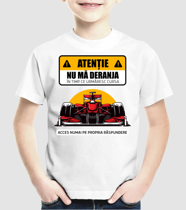 Atenție model alb pe tricou