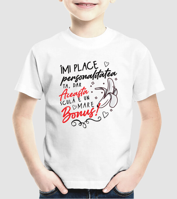 Dar această sculă e un mare bonus! model alb pe tricou