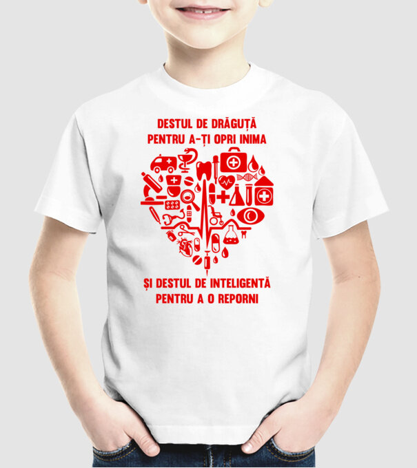 Destul de drăguță pentru a-ți opri inima și destul de inteligentă model alb pe tricou