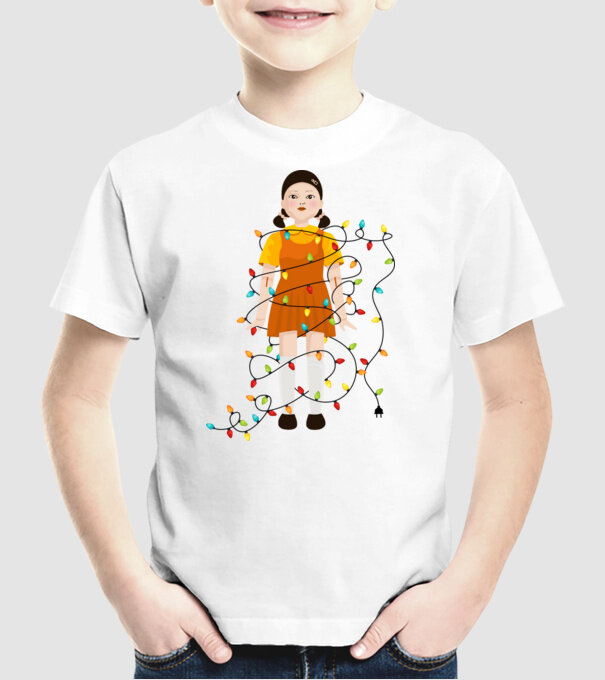 doll squid game model alb pe tricou