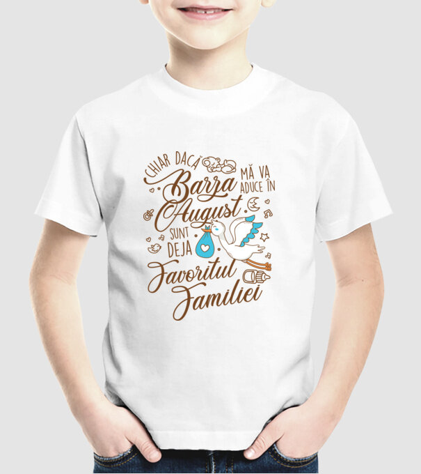 Favoritul familiei AUGUST model alb pe tricou