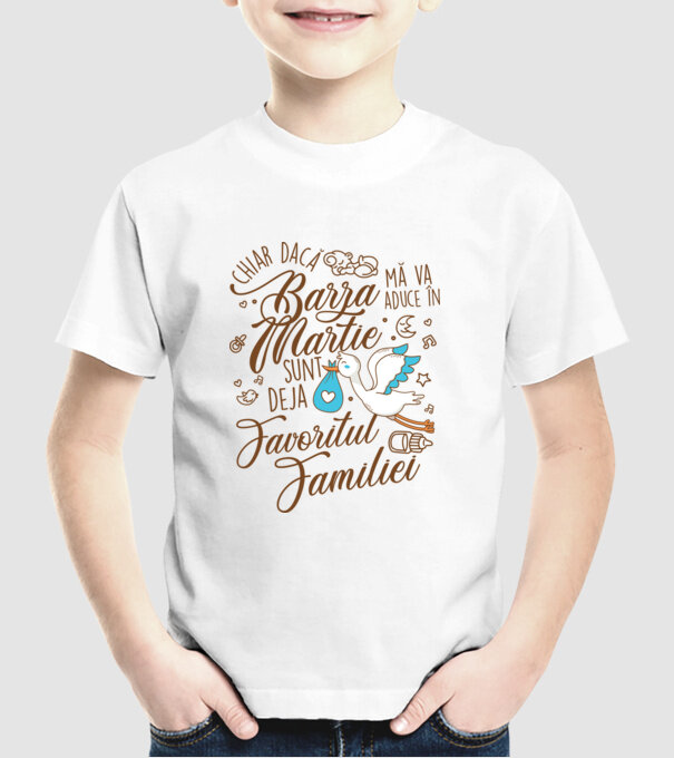Favoritul familiei MARTIE model alb pe tricou