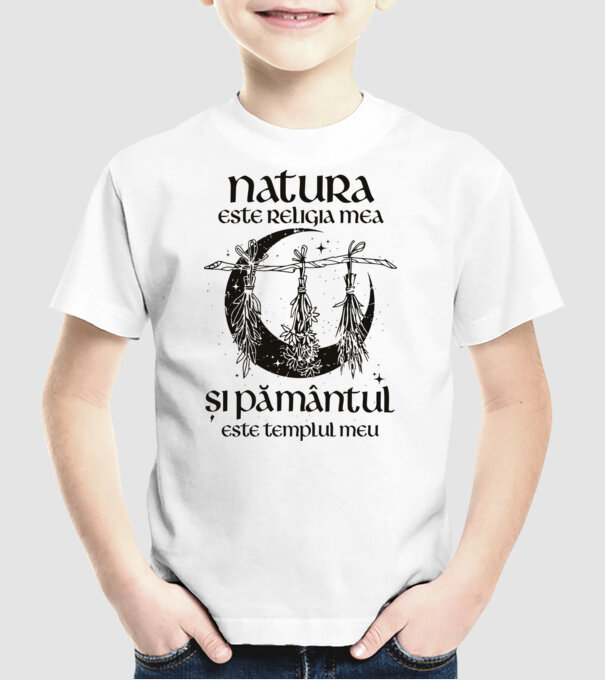 Natura este religia mea model alb pe tricou